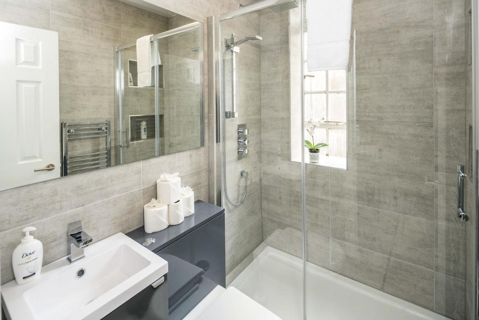 New Sleek & Modern Studio In The Heart Of Chelsea ロンドン エクステリア 写真