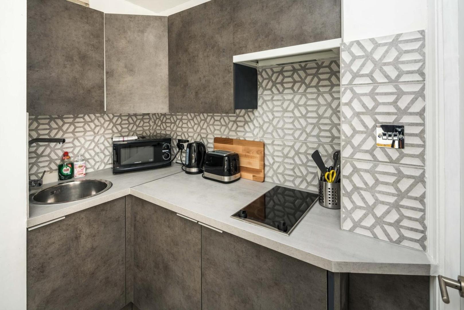 New Sleek & Modern Studio In The Heart Of Chelsea ロンドン エクステリア 写真